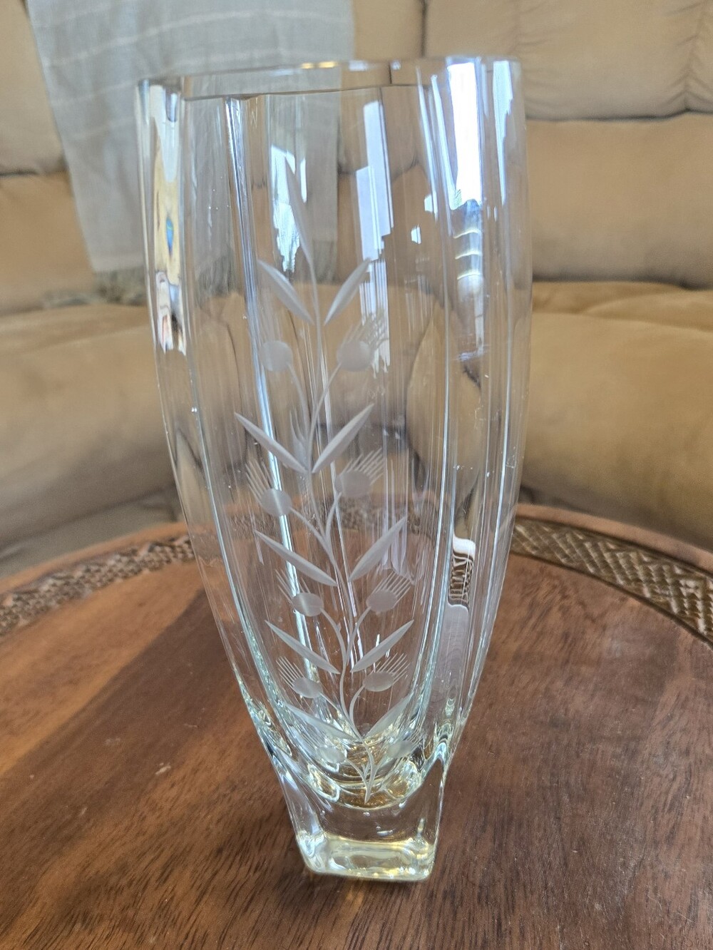 Vintage Etched Floral Vase  With Beautiful Design. Circa 1950's - Picture 6 of 7
